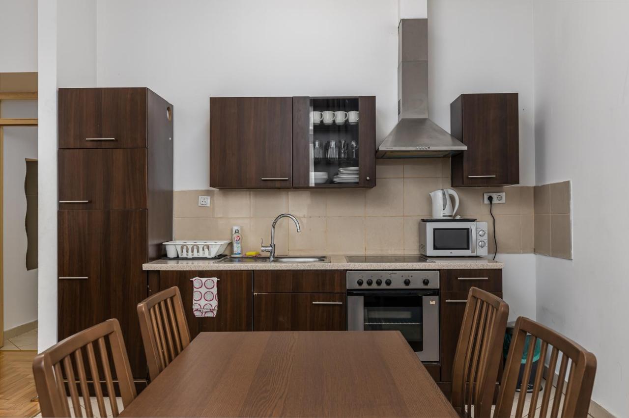 Cosy 1 Bedroom Apartment In Gozsdu Court Будапешт Экстерьер фото